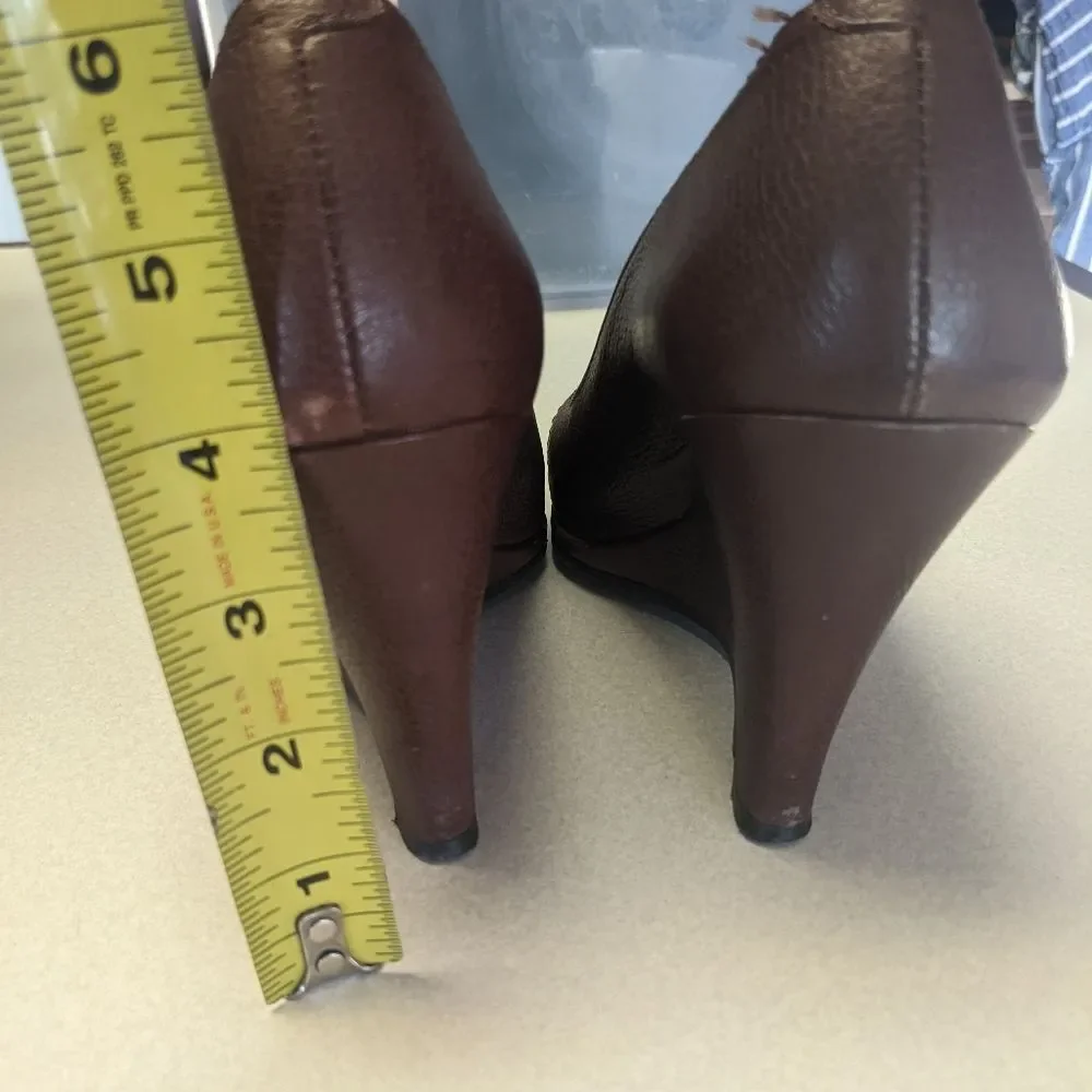 Banana Republic wedge peep toe brown leather shoes w/ buckle, size 9
